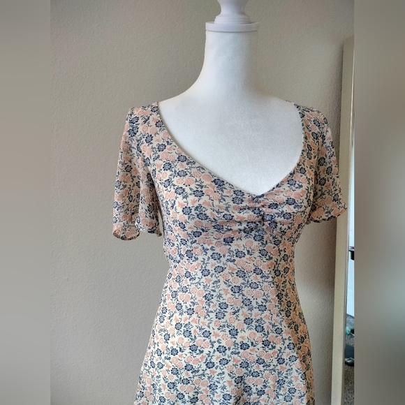 Floral Print Urban Outfitters Flowing Spring Women's Dress - Picture 2 of 6